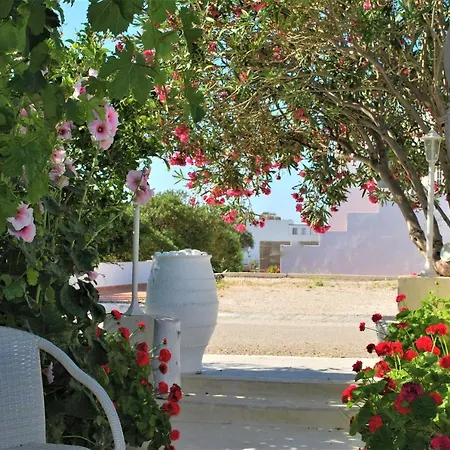 Deluxe Studios&suites Ageri-milos