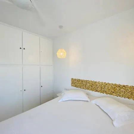Deluxe Studios&suites Ageri-milos Apartment