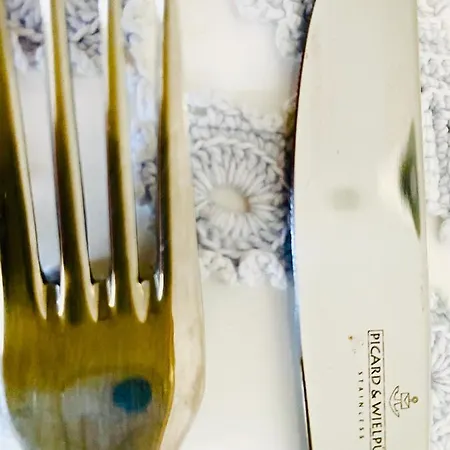 Deluxe & Ageri-milos * Adamantas (Milos)