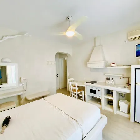 Deluxe & Ageri-milos Apartament *