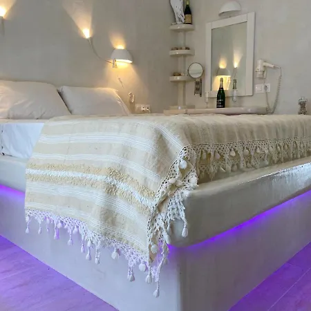 Deluxe Studios&suites Ageri-milos *