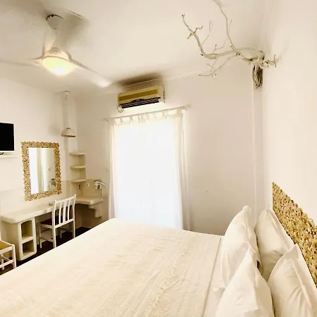Deluxe Studios&suites Ageri-milos *