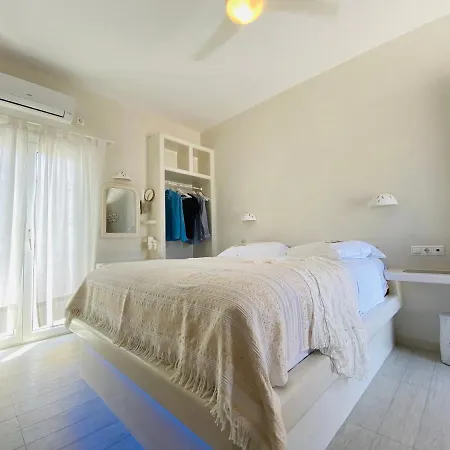 Apartment Deluxe Studios&suites Ageri-milos