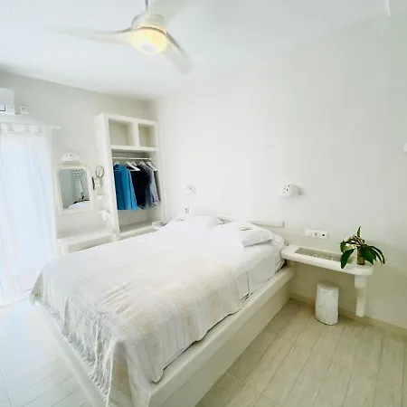 Deluxe Studios&suites Ageri-milos