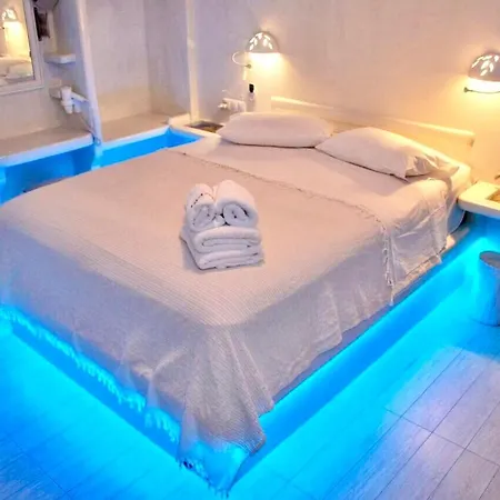 Deluxe & Ageri-milos * Adamantas (Milos)