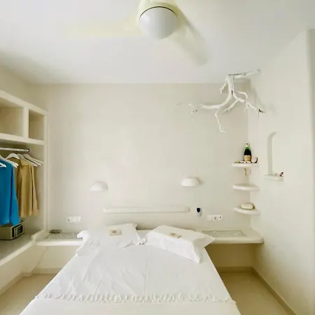 Deluxe & Ageri-milos Apartment