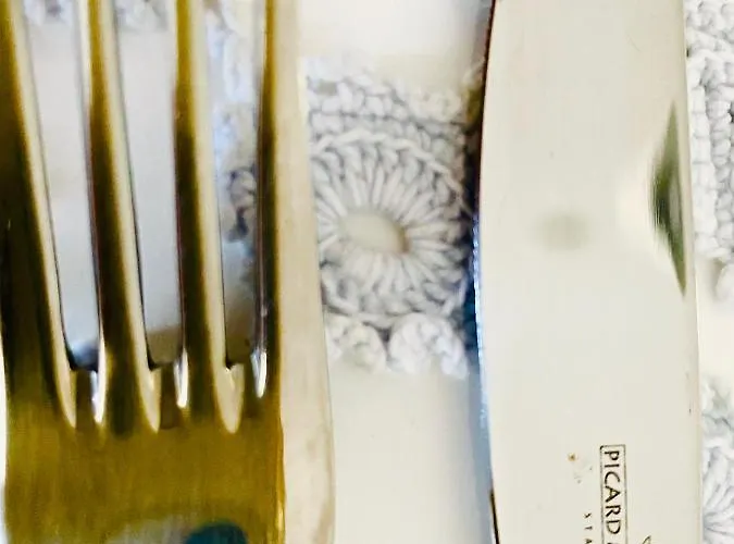 Deluxe & Ageri-milos * Adámas