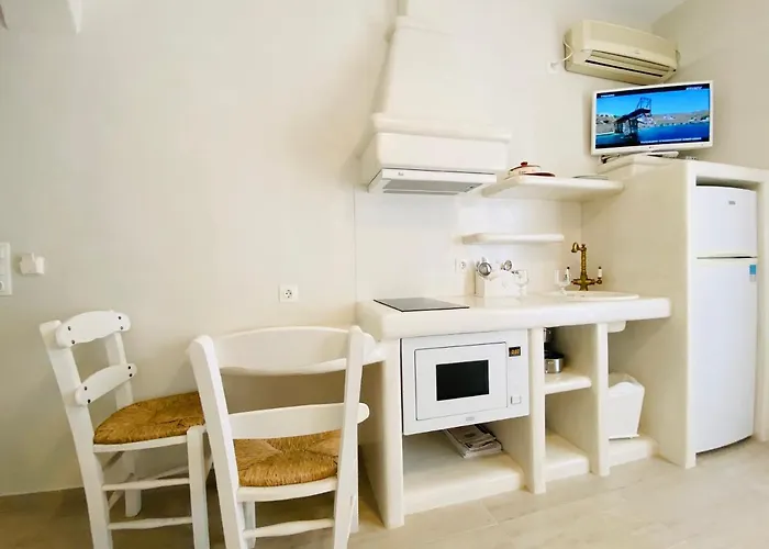 Deluxe & Ageri-milos Appartement *