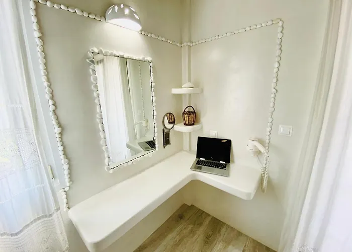 Deluxe & Ageri-milos * Adámas