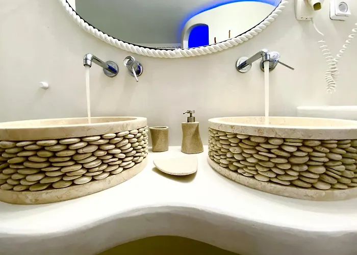 Deluxe & Ageri-milos * Adámas