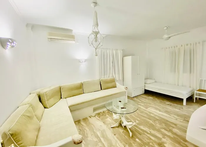 Deluxe & Ageri-milos Adámas