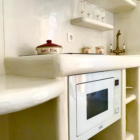 Deluxe & Ageri-milos *