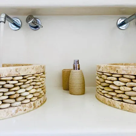 Deluxe & Ageri-milos *