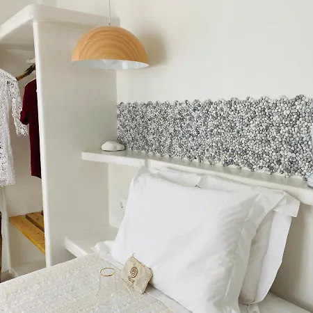 Apartment Deluxe & Ageri-milos Adamantas (Milos)