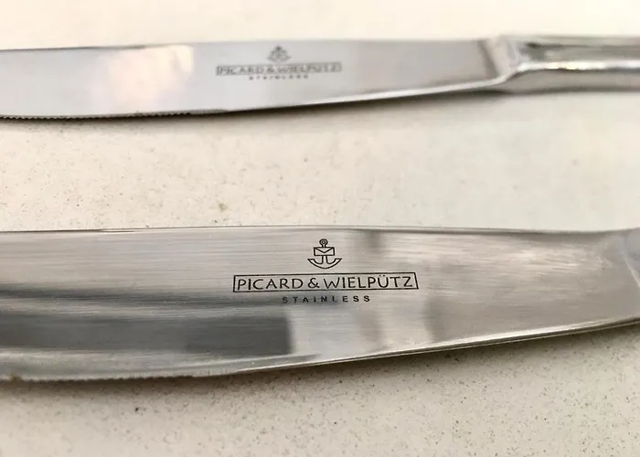 Deluxe & Ageri-milos 公寓