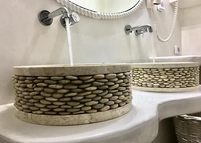 Deluxe & Ageri-milos