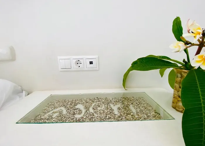 Deluxe & Ageri-milos *